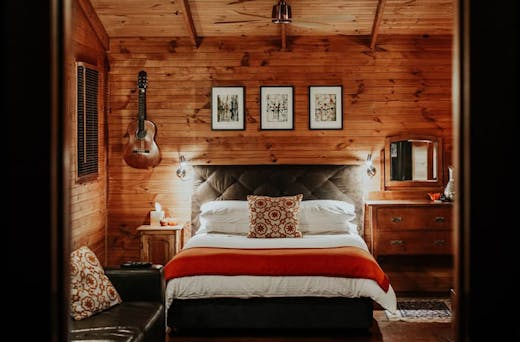 5 Cosy Cabins For A Budget Weekender In The Hinterland Urban