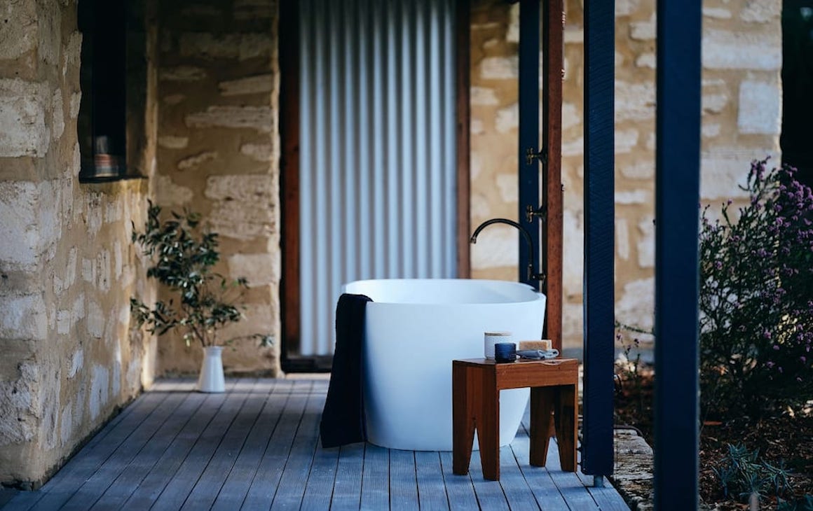 12 WA Airbnbs With Outdoor Baths And Spas To Soak Yourself In Urban