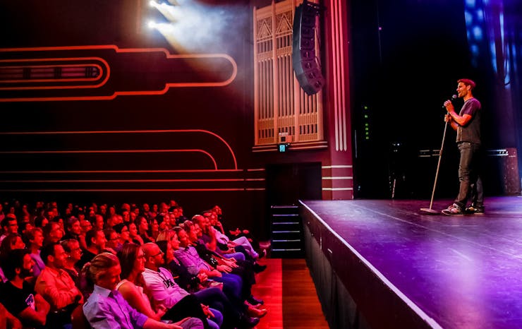 the comedians tour perth