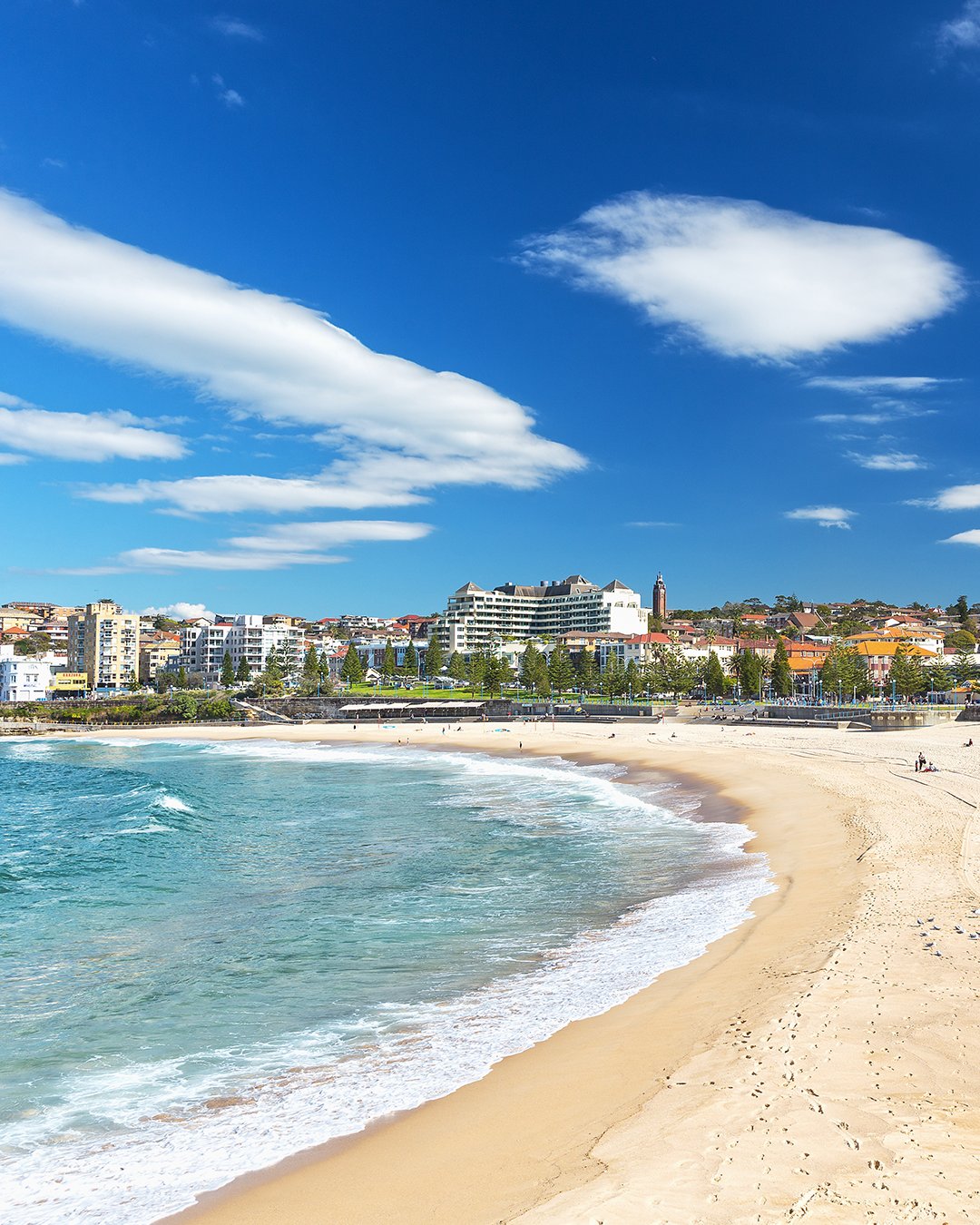 Australian beach. Бонди Бич Австралия. Coogee Beach. Пляж Бонди Сидней. Куджи Бич Австралия.